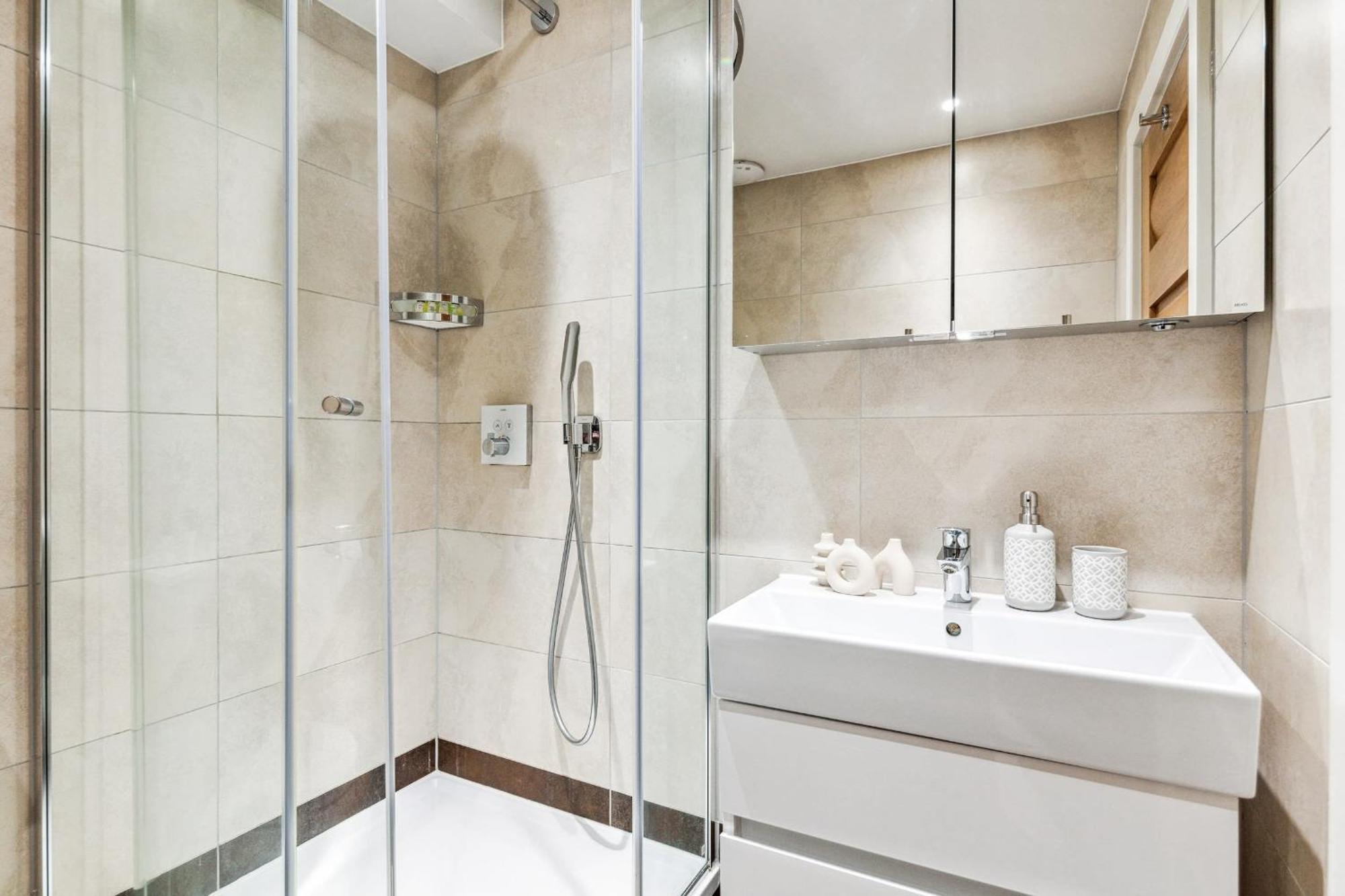Modern 1Br In Central Fitzrovia - Cityapartmentstay Лондон Екстер'єр фото